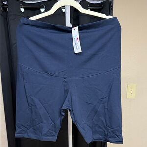 Women’s maternity, navy blue shorts XL